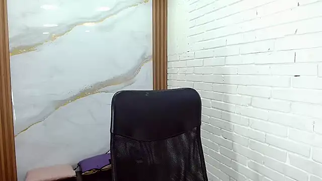 Snapshot of Penelopee_Rouse chatting on December 14, 2025, 7:30 pm Penelopee Rouse online show from December 14, 2025, 7:30 pm