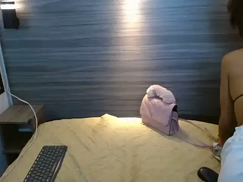 Snapshot of Penelopee_Rouse chatting on November 23, 2025, 12:53 am Penelopee Rouse online show from November 23, 2025, 12:53 am