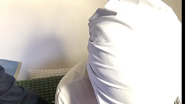 Snapshot of eru2025 chatting on December 14, 2025, 11:27 am eru2025 online show from December 14, 2025, 11:27 am