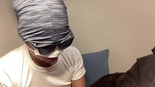 Snapshot of eru2025 chatting on November 3, 2025, 9:24 am eru2025 online show from November 3, 2025, 9:24 am