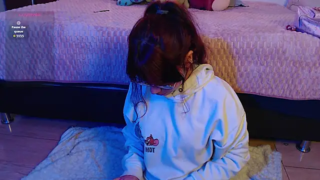 Hanami cute online show from September 19, 2025, 6:39 am