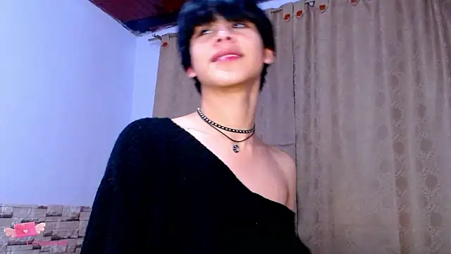 DaraKat18 online show from November 13, 2025, 10:13 pm