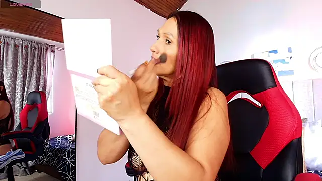 Naomi Redd online show from November 4, 2025, 7:39 pm