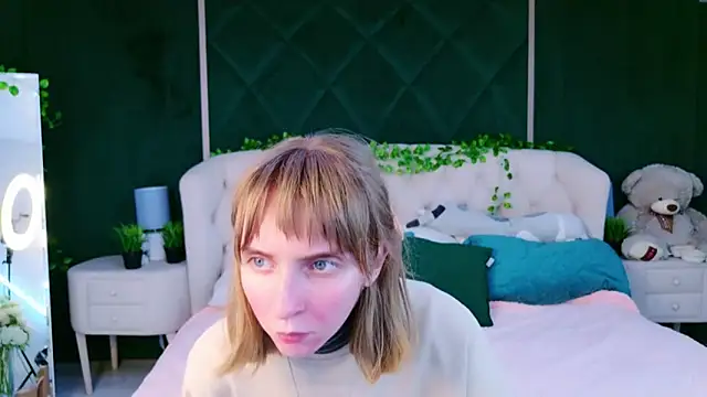 Snapshot of Beverly_Gomes chatting on October 9, 2025, 3:45 pm Beverly Gomes online show from October 9, 2025, 3:45 pm