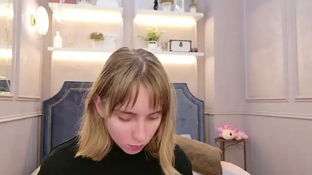 Snapshot of Beverly_Gomes chatting on October 16, 2025, 5:16 am Beverly Gomes online show from October 16, 2025, 5:16 am