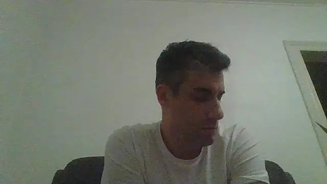 JulioIsHere4you online show from November 1, 2025, 10:58 pm