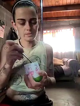 Snapshot of Almendrasexy chatting on November 25, 2025, 11:32 am Almendrasexy online show from November 25, 2025, 11:32 am