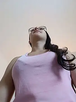 Bella Sumers online show from June 18, 2026, 4:12 pm