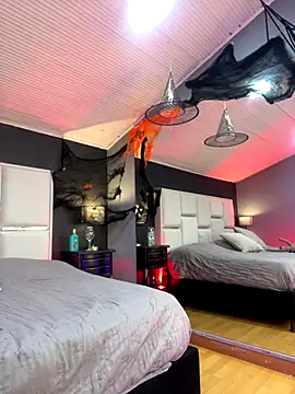 Snapshot of Samantha_Milf__ chatting on October 24, 2025, 7:57 pm Samantha Milf online show from October 24, 2025, 7:57 pm