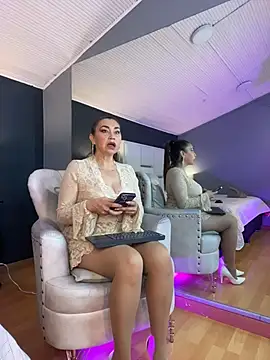 Snapshot of Samantha_Milf__ chatting on November 26, 2025, 8:20 pm Samantha Milf online show from November 26, 2025, 8:20 pm