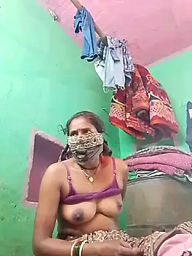 CUTE-004 online show from November 6, 2025, 7:23 am