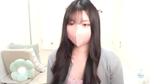 Snapshot of moka-neko chatting on November 4, 2025, 11:47 am moka-neko online show from November 4, 2025, 11:47 am