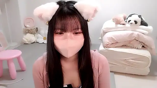 Snapshot of moka-neko chatting on September 23, 2025, 12:12 pm moka-neko online show from September 23, 2025, 12:12 pm