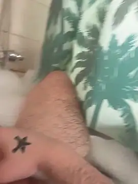 Snapshot of Badking9377 chatting on March 5, 2026, 4:25 pm Badking9377 online show from March 5, 2026, 4:25 pm