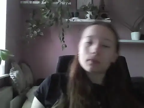 LindaPretty online show from September 19, 2025, 6:17 am