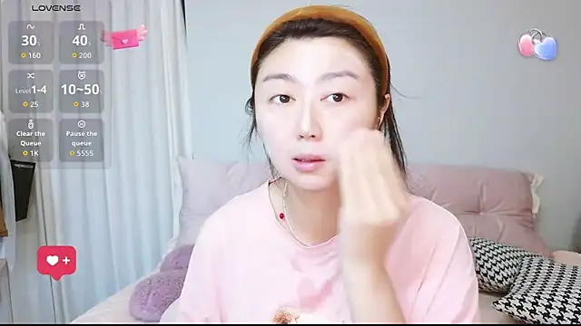 Snapshot of Diva_VVN chatting on June 4, 2026, 12:04 am Diva VVN online show from June 4, 2026, 12:04 am