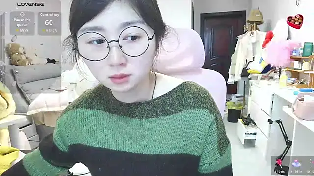 Snapshot of Diva_VVN chatting on February 26, 2026, 12:21 am Diva VVN online show from February 26, 2026, 12:21 am