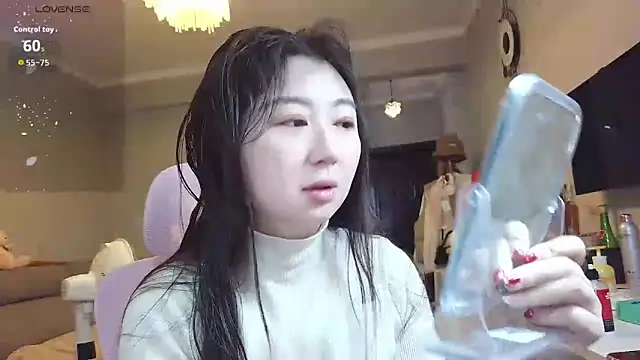 Snapshot of Diva_VVN chatting on March 2, 2026, 12:33 am Diva VVN online show from March 2, 2026, 12:33 am