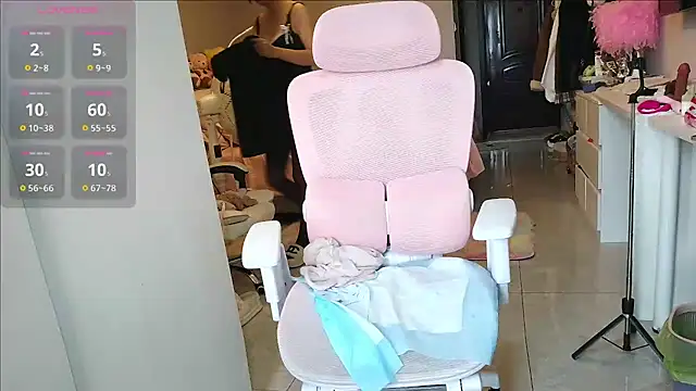 Snapshot of Diva_VVN chatting on November 8, 2025, 12:25 am Diva VVN online show from November 8, 2025, 12:25 am