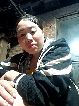 Snapshot of siki-00 chatting on October 7, 2025, 1:23 pm siki-00 online show from October 7, 2025, 1:23 pm