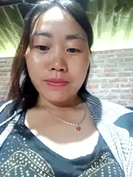 Snapshot of siki-00 chatting on October 16, 2025, 11:35 pm siki-00 online show from October 16, 2025, 11:35 pm