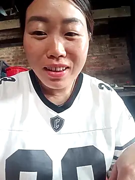 Snapshot of siki-00 chatting on October 9, 2025, 11:38 pm siki-00 online show from October 9, 2025, 11:38 pm