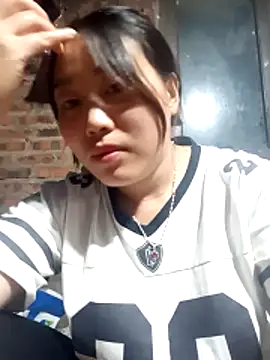 Snapshot of siki-00 chatting on October 28, 2025, 1:10 pm siki-00 online show from October 28, 2025, 1:10 pm