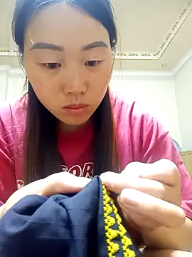 Snapshot of siki-00 chatting on October 11, 2025, 1:34 pm siki-00 online show from October 11, 2025, 1:34 pm