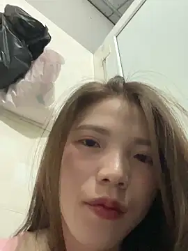 Snapshot of Quy_xx chatting on December 13, 2025, 8:04 pm Quy xx online show from December 13, 2025, 8:04 pm