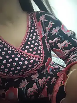 Snapshot of your_favourite_bhabhi chatting on May 19, 2026, 5:58 am your favourite bhabhi online show from May 19, 2026, 5:58 am