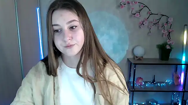 Snapshot of Milka_kamila chatting on May 6, 2026, 12:42 pm Milka kamila online show from May 6, 2026, 12:42 pm