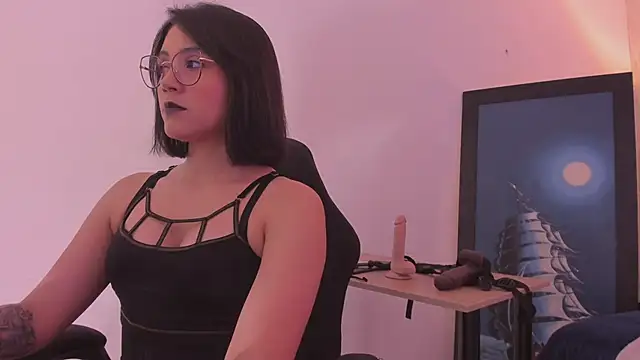 Snapshot of AnnaraLein chatting on November 1, 2025, 3:24 am AnnaraLein online show from November 1, 2025, 3:24 am