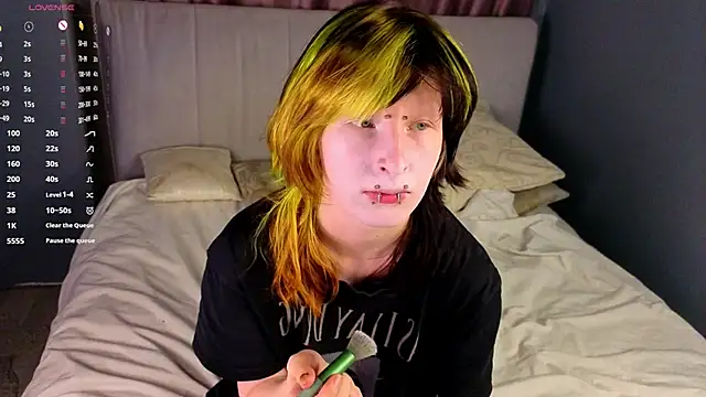 Snapshot of KandraCruser chatting on November 20, 2025, 8:09 pm KandraCruser online show from November 20, 2025, 8:09 pm