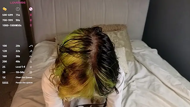 Snapshot of KandraCruser chatting on November 7, 2025, 8:13 pm KandraCruser online show from November 7, 2025, 8:13 pm