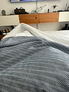 andres52720 online show from February 13, 2026, 3:45 pm