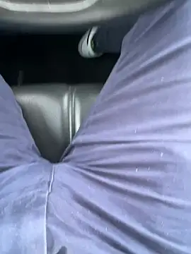 andres52720 online show from April 23, 2026, 11:49 am