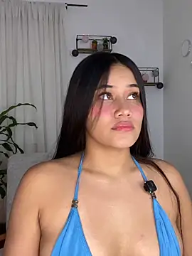 AlisxxnFx online show from March 19, 2026, 4:56 am