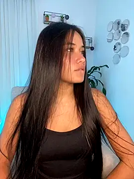 Snapshot of AlisxxnFx chatting on November 6, 2025, 4:38 am AlisxxnFx online show from November 6, 2025, 4:38 am