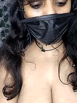 Snapshot of aliyaa9900 chatting on November 3, 2025, 11:19 pm aliyaa9900 online show from November 3, 2025, 11:19 pm