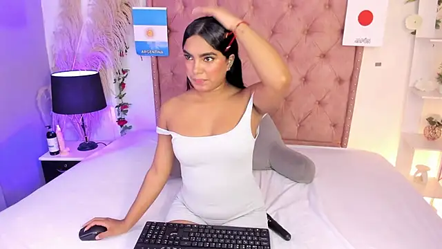 Snapshot of Catalleya_flower chatting on July 19, 2026, 3:20 pm Catalleya flower online show from July 19, 2026, 3:20 pm