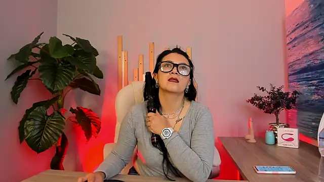 Viioleetta  online show from October 1, 2025, 12:53 pm