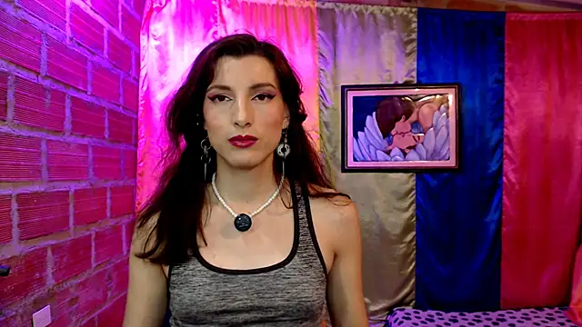 Moira-Hot online show from January 7, 2026, 12:59 am