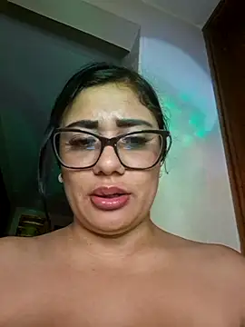 Snapshot of Monse--145 chatting on November 25, 2025, 3:40 am Monse--145 online show from November 25, 2025, 3:40 am