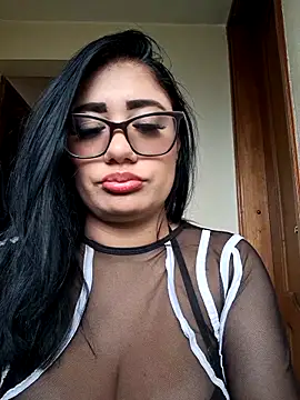 Snapshot of Monse--145 chatting on December 16, 2025, 7:29 pm Monse--145 online show from December 16, 2025, 7:29 pm