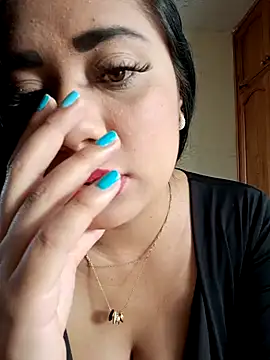 Snapshot of Monse--145 chatting on November 21, 2025, 9:14 pm Monse--145 online show from November 21, 2025, 9:14 pm