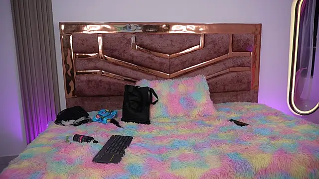 violetta maki online show from October 15, 2025, 8:55 am