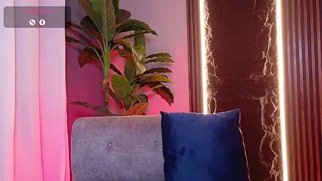 La Diabla 111  online show from October 13, 2025, 7:15 pm