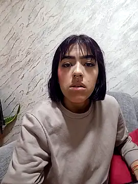 Dulce Bella  online show from October 24, 2025, 3:27 am