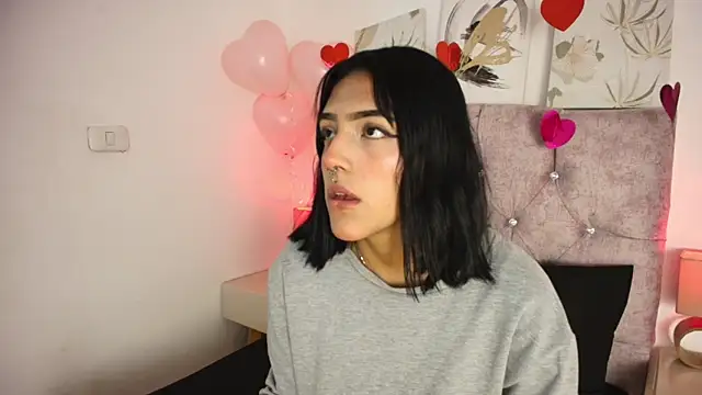 Dulce Bella  online show from February 16, 2026, 3:38 am