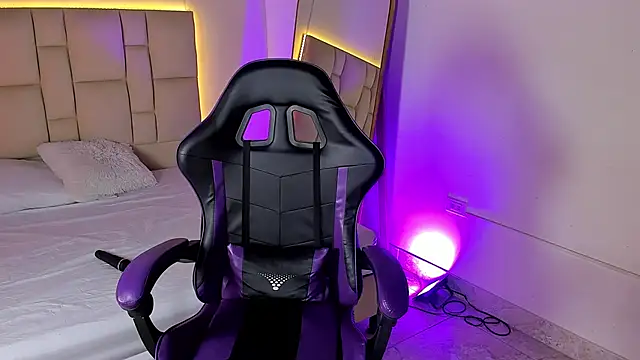 Snapshot of JennyLawrence chatting on October 26, 2025, 7:47 pm JennyLawrence online show from October 26, 2025, 7:47 pm